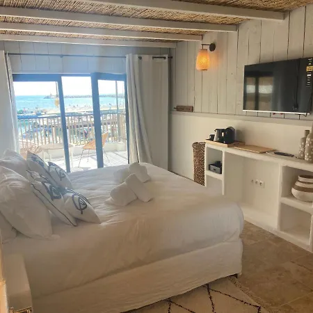 Les Vagues Hotel