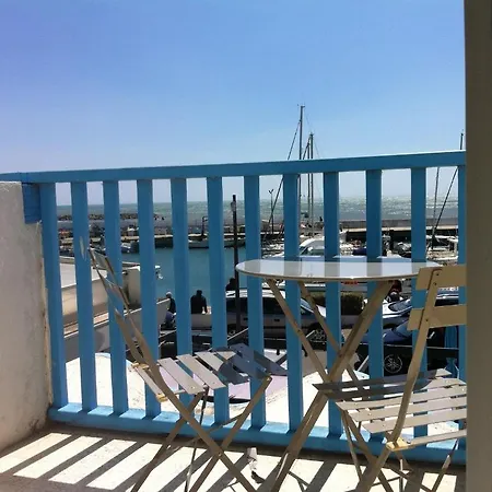 Les Vagues Hotel
